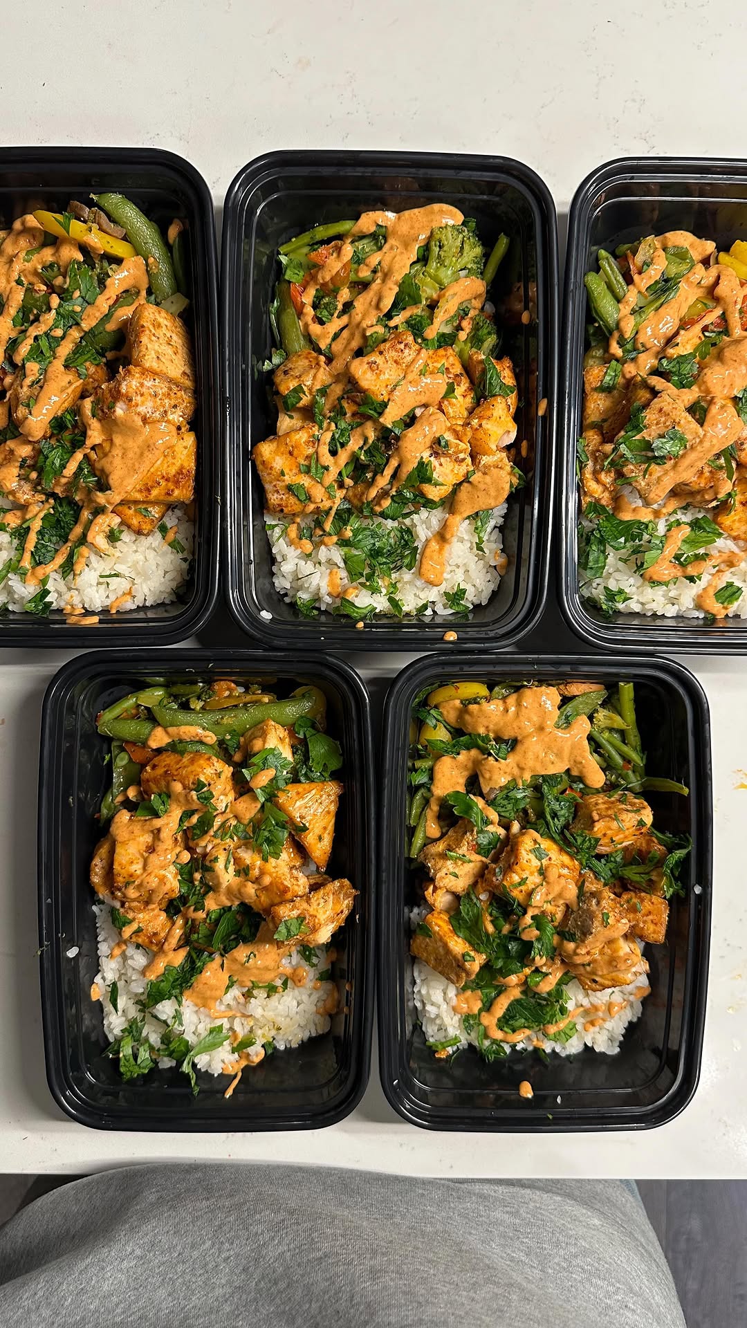 Spicy salmon bowl